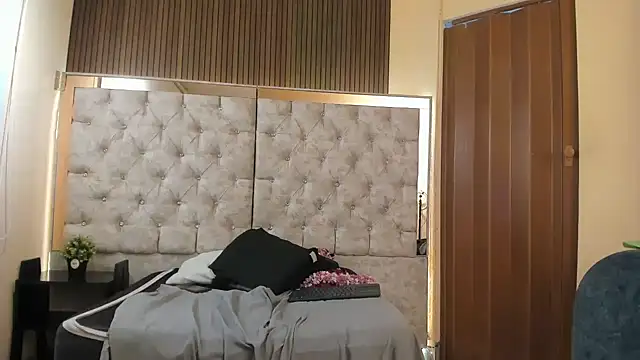  Caroline34 online show from 29, 4, 2026