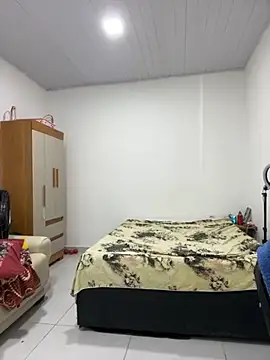 Lillith Bloom online show from 16, 4, 2026