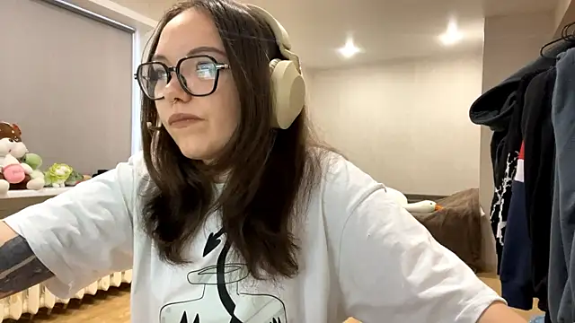 KerriMcbreen online show from 15, 12, 2025