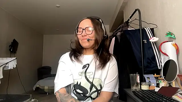 KerriMcbreen online show from 28, 11, 2025