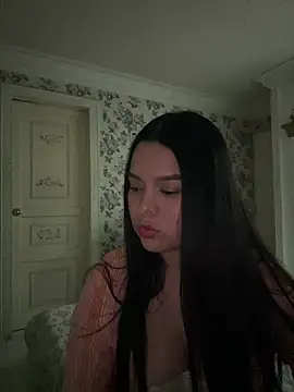 sweet ruby  online show from 8, 5, 2026