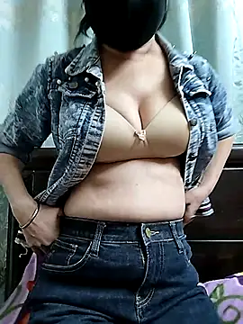 Queencandy736 online show from 13, 1, 2026