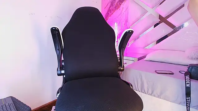 Isa Villaa online show from 25, 3, 2026