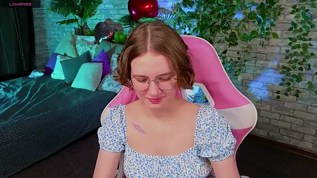 Snapshot of Mia_Mooore chatting on 12, 2, 2026 Mia Mooore online show from 12, 2, 2026