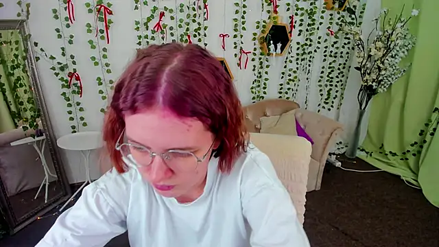 Snapshot of Mia_Mooore chatting on 18, 2, 2026 Mia Mooore online show from 18, 2, 2026