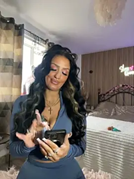 Lolaxox  online show from 10, 2, 2026