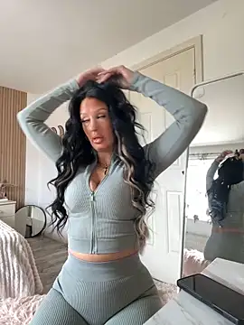 Lolaxox  online show from 10, 4, 2026