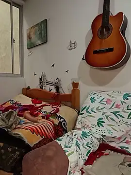 Emma Everett online show from 5, 12, 2025