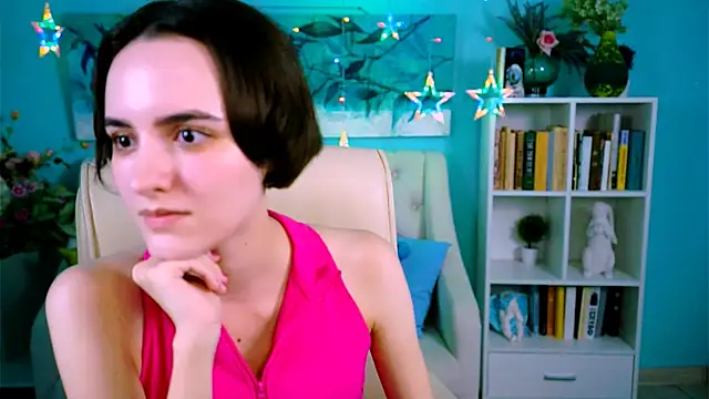 KateWillows online show from 28, 11, 2025