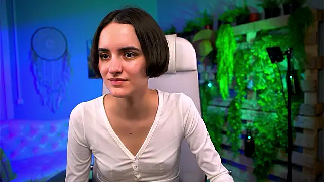 KateWillows online show from 2, 3, 2026