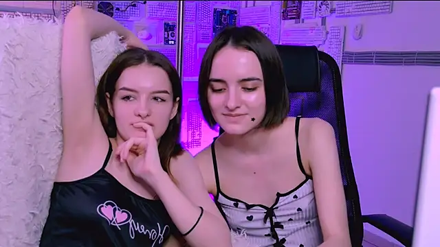 KateWillows online show from 16, 4, 2026