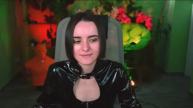 KateWillows online show from 7, 4, 2026