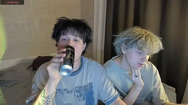 miya meow miku online show from 20, 12, 2025