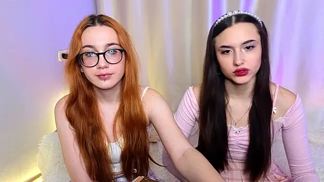 sunny luna online show from 28, 11, 2025