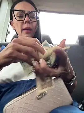 SofhiaTaylor online show from 4, 3, 2026