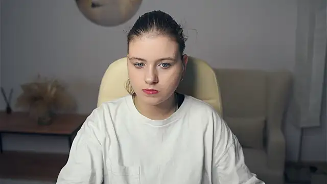 NovellaArjune online show from 3, 12, 2025