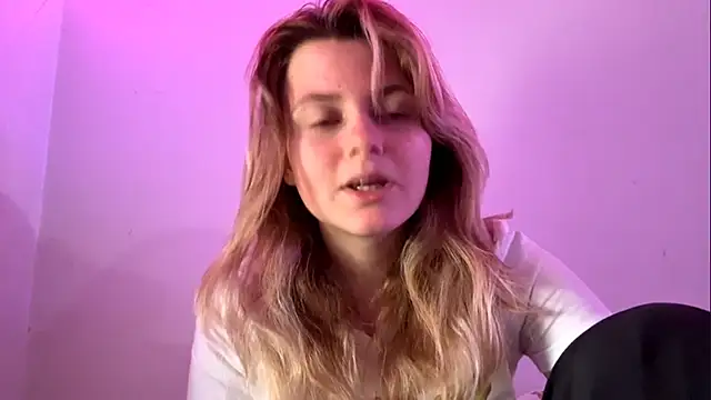 Snapshot of AlanaPostell chatting on 2, 12, 2025 AlanaPostell online show from 2, 12, 2025