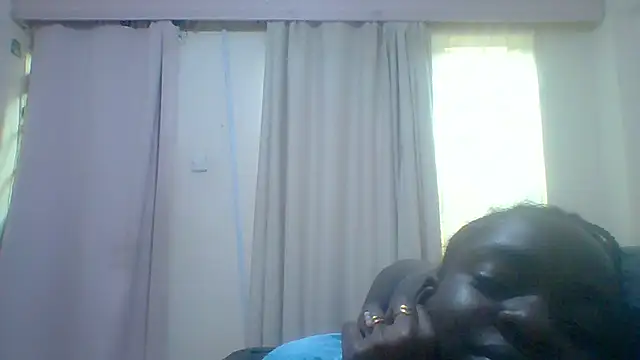 Snapshot of cutest_ebony chatting on 29, 11, 2025 cutest ebony online show from 29, 11, 2025