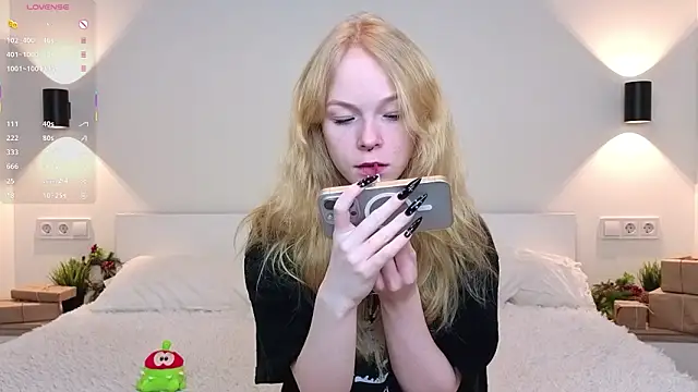 GhisllaineWestler online show from 3, 2, 2026