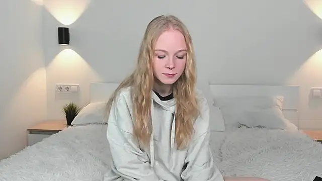 GhisllaineWestler online show from 2, 12, 2025