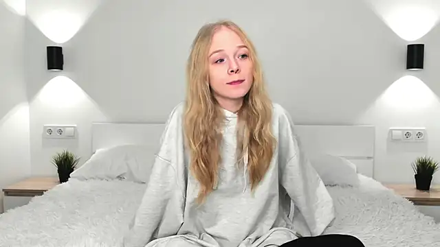 GhisllaineWestler online show from 4, 12, 2025