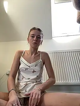 Snapshot of Naughty_leigh_ chatting on 2, 12, 2025 Naughty leigh online show from 2, 12, 2025