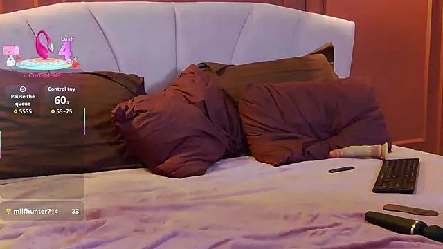 OliviaMazee online show from 13, 12, 2025