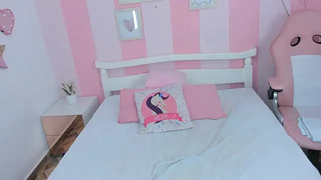 Amaia Monroe online show from 5, 12, 2025