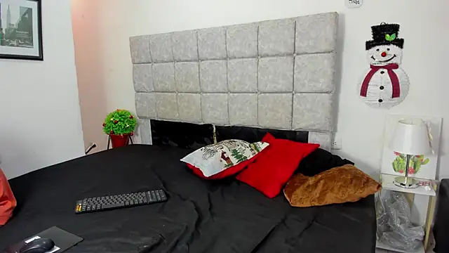 sofiia smith  online show from 5, 12, 2025