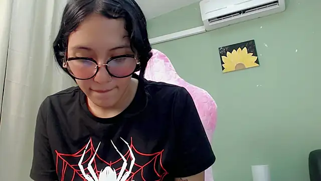 Mishell hot  online show from 8, 1, 2026