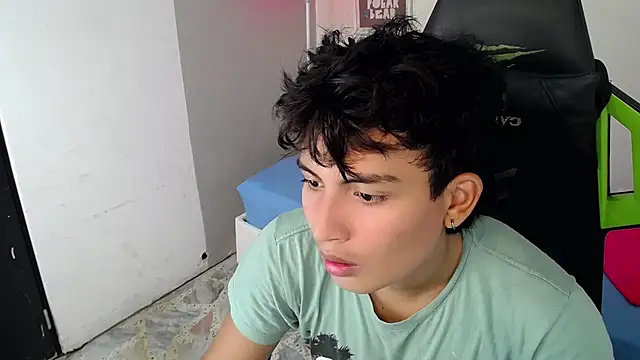 Green XoX online show from 2, 12, 2025