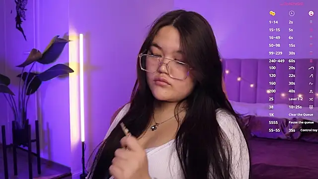 VeneraMai online show from 2, 12, 2025