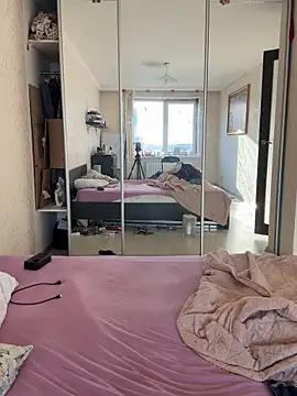 MurrbyAliceMoore online show from 19, 12, 2025