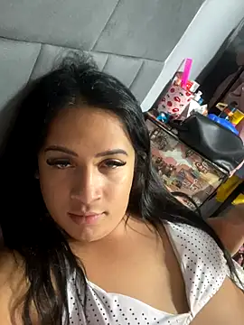 Snapshot of larysinha chatting on 21, 12, 2025 larysinha online show from 21, 12, 2025