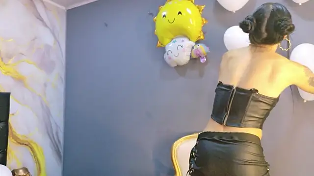 Snapshot of MilaDeRoux chatting on 12, 2, 2026 MilaDeRoux online show from 12, 2, 2026