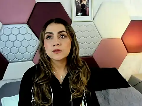 AriaRous online show from 5, 5, 2026