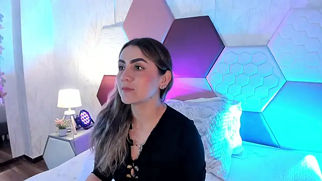 Snapshot of AriaRous chatting on 1, 2, 2026 AriaRous online show from 1, 2, 2026