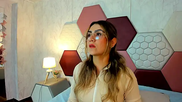 Snapshot of AriaRous chatting on 12, 2, 2026 AriaRous online show from 12, 2, 2026