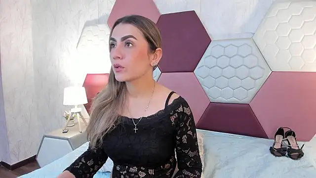 Snapshot of AriaRous chatting on 5, 2, 2026 AriaRous online show from 5, 2, 2026