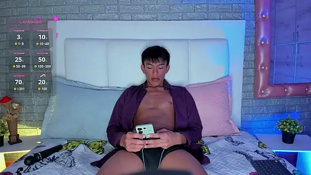 santinaughty online show from 11, 1, 2026