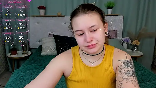 Snapshot of MilanaXHoney chatting on 24, 2, 2026 MilanaXHoney online show from 24, 2, 2026