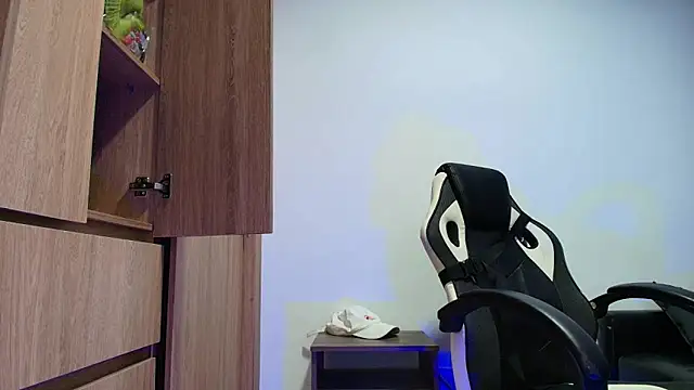 liorvante online show from 28, 2, 2026