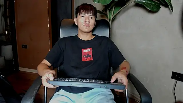 Snapshot of isaac_grimm chatting on 11, 2, 2026 isaac grimm online show from 11, 2, 2026