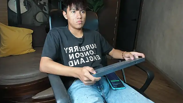 Snapshot of isaac_grimm chatting on 24, 2, 2026 isaac grimm online show from 24, 2, 2026