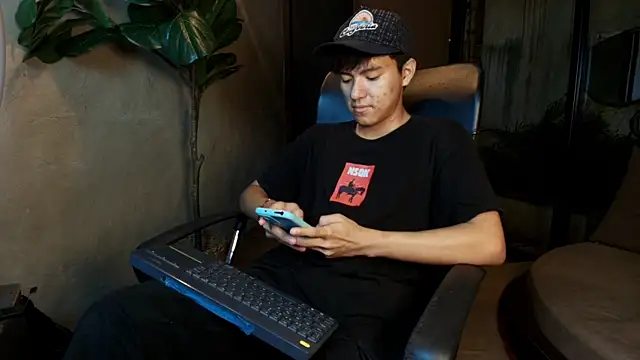 Snapshot of isaac_grimm chatting on 1, 3, 2026 isaac grimm online show from 1, 3, 2026