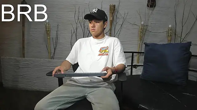 Snapshot of isaac_grimm chatting on 3, 2, 2026 isaac grimm online show from 3, 2, 2026