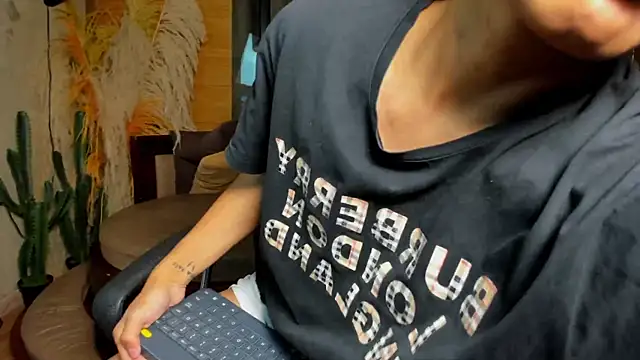 Snapshot of isaac_grimm chatting on 14, 2, 2026 isaac grimm online show from 14, 2, 2026