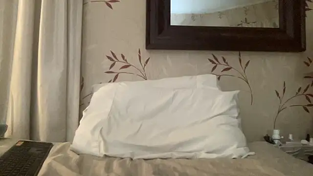 Tom03276 online show from 11, 2, 2026