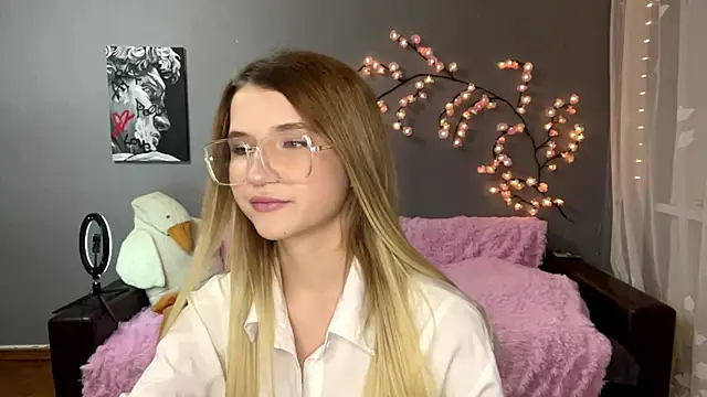 VikkiWittel online show from 14, 12, 2025