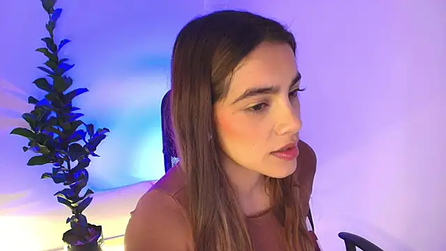 Snapshot of Julieta-8 chatting on 5, 2, 2026 Julieta-8 online show from 5, 2, 2026